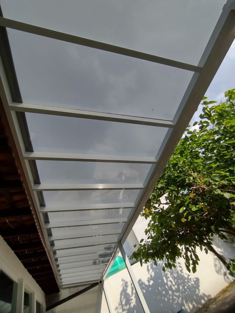 Instalação de Cobertura em Policarbonato 8 cobertura em policarbonato 4