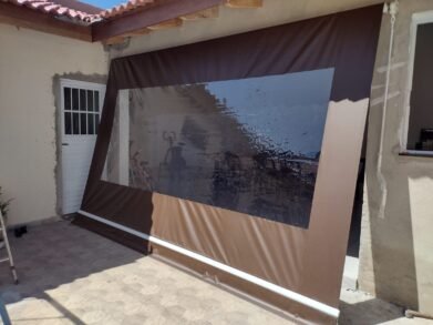 Fabricação e instalação de Toldo Retrátil marrom com visor em campinas-SP